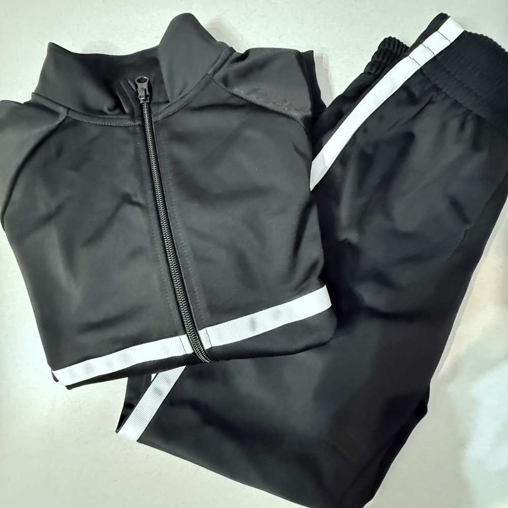 NWOT Athletic Works Black and White Kids Matching Set size 7/8